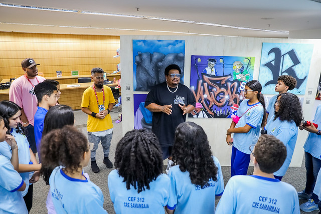 Escolas do DF visitam exposição de arte urbana na Biblioteca Nacional