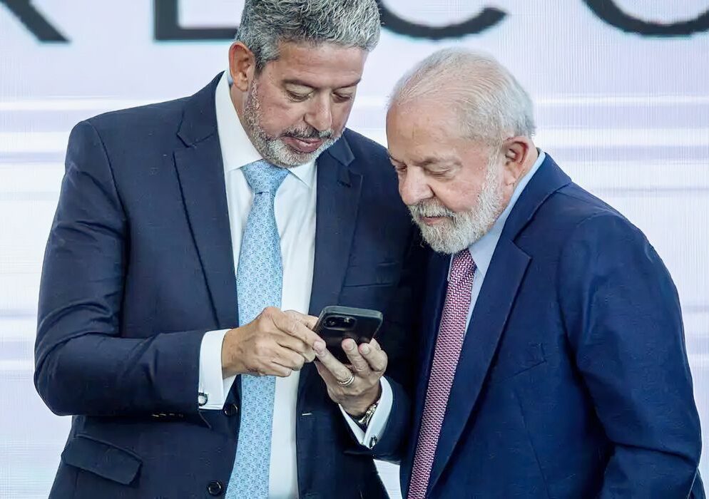 Lula e Arthur Lira se reúnem para tratar da relação entre poderes