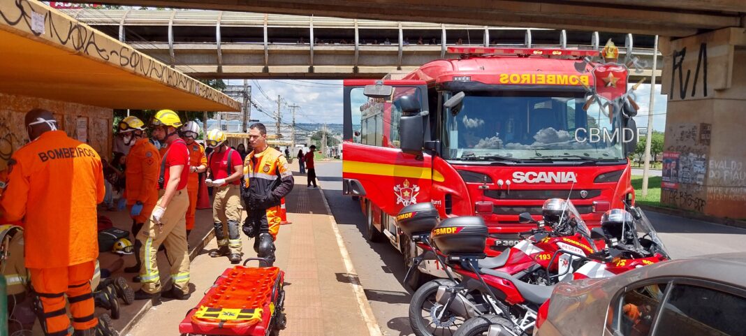 Homem morre após parada cardíaca em ponto de ônibus em frente ao Park Shopping