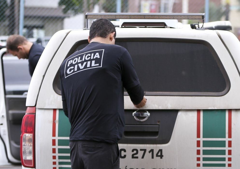 Polícia prende pastor e cúmplice por abusos sexuais e extorsão